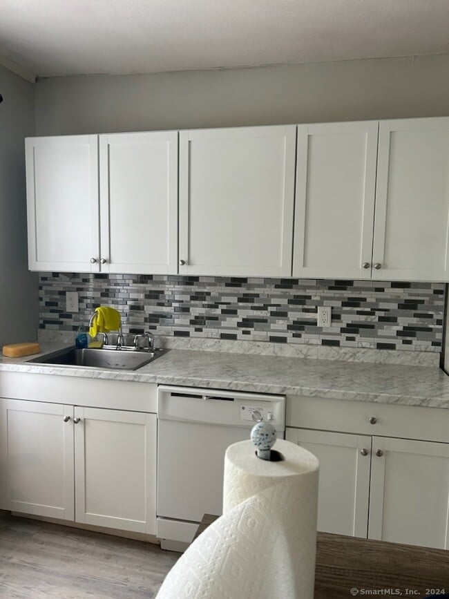 Photo - 458 Hillside Ave