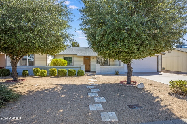 Building Photo - 14225 N 39th Way