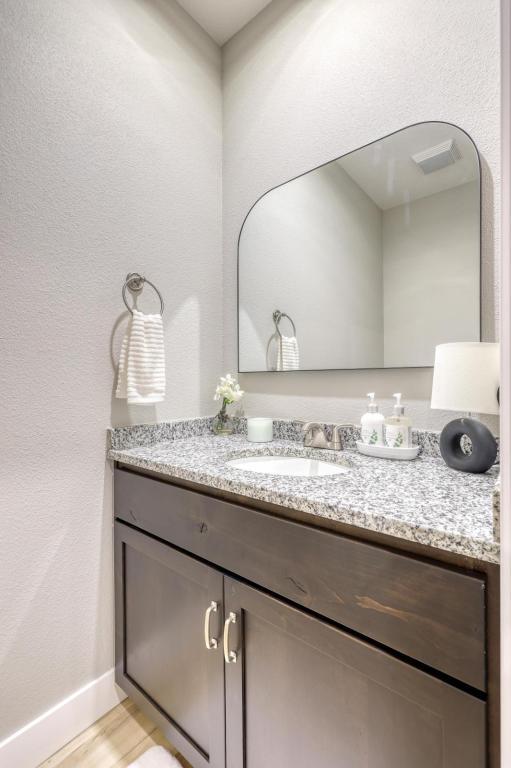 Photo - 3401-3403 Kenser Ct