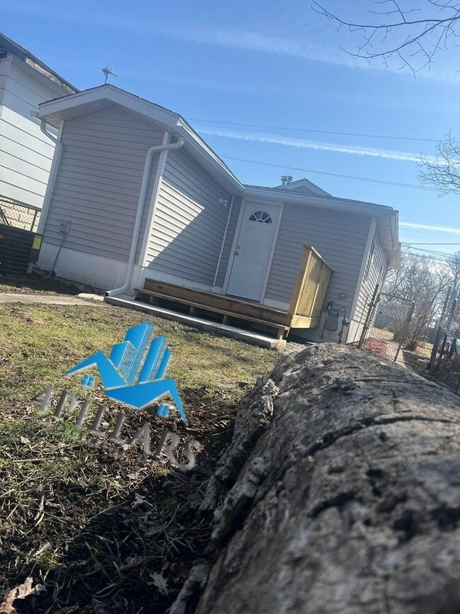 Photo - "Charming 2 Bed, 1 Bath Cedar Lake Rental - Ideal for Cozy Living!"