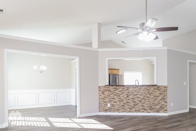 Photo - 405 Bankside Ct