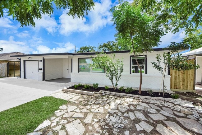 Photo - 1503 Locklaine Dr