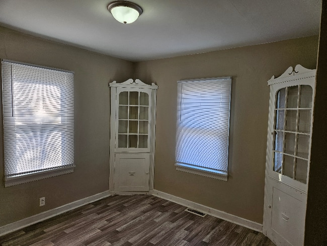 Photo - 1325 S Hackley St