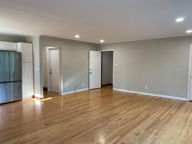 Living/Kitchen/Dining - 7107 Dartmouth Ave Unit 7107 Dartmouth
