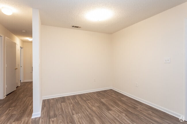 3BR, 2BA - 1018SF - Dining Area - Westwood Park