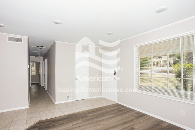 Photo - 731 Morton Ave NE