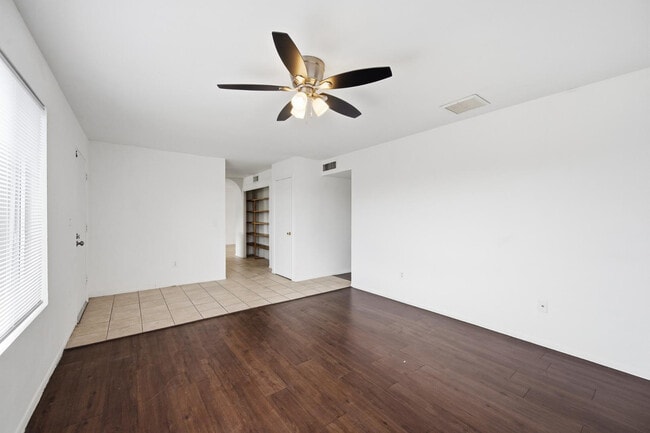 Photo - 204 E Duke Dr