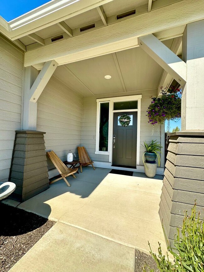 Photo - ** 1/2 OFF First Month's Rent** Gorgeous s...