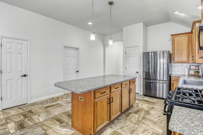 Photo - 6015 Wildbriar Ln