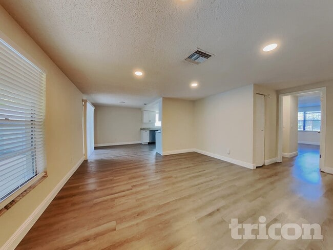 Photo - 15936 Winding Dr