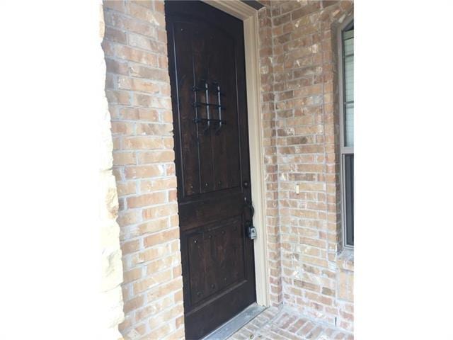 Photo - 8619 Naomi St