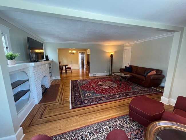 Photo - 203 Lovering Ave Unit Lower