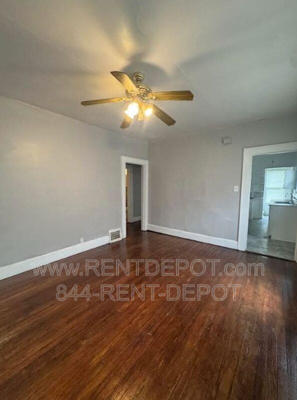 Photo - 621 Covert Ave