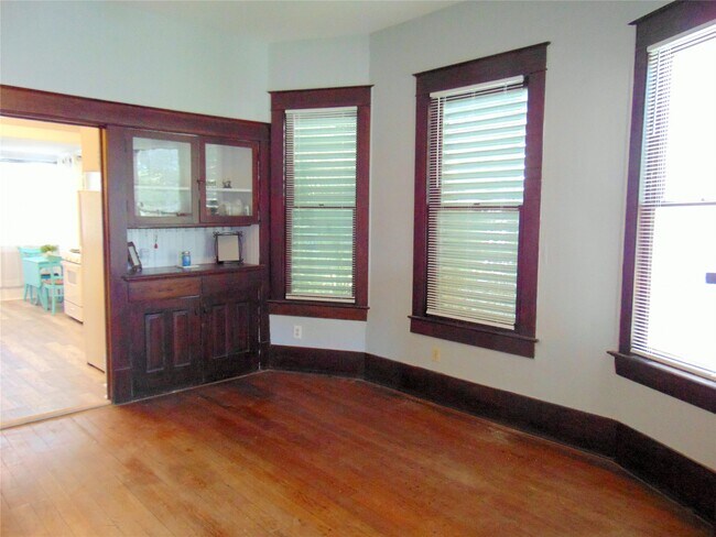 Photo - 3420 Avenue R