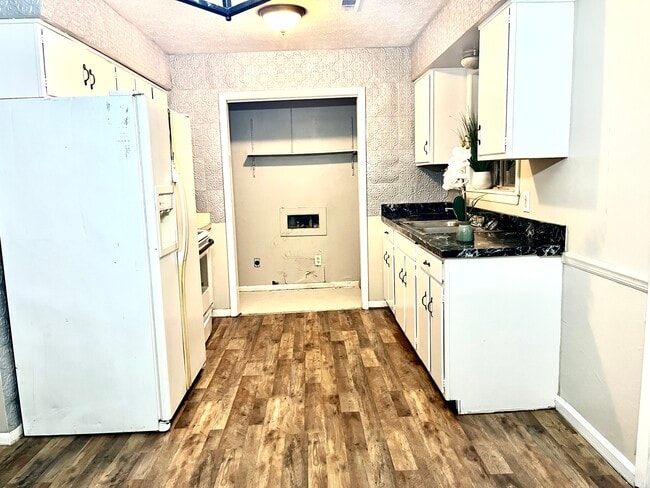 Photo - 1229 Venetian Cir