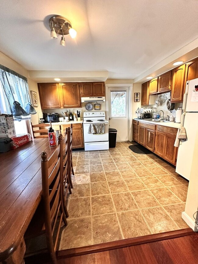 Building Photo - 40-42-42 North Ave Unit 40 North Ave