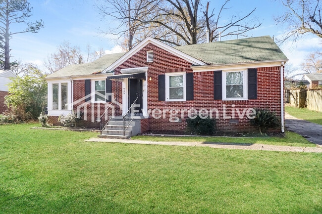 Photo - 965 Goodman St