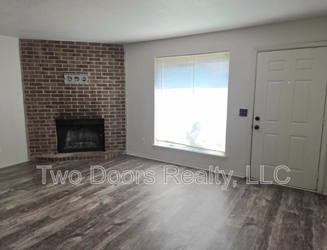 Photo - 1301 Eastgate Dr