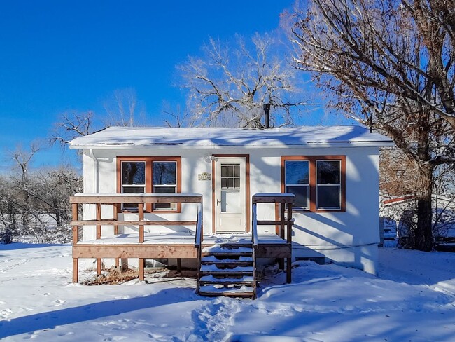 PET FRIENDLY 3 BED/ 2 BATH WITH GARAGE - PET FRIENDLY 3 BED/ 2 BATH WITH GARAGE House