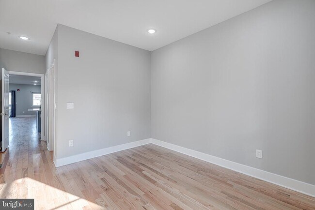 Photo - 2113 Master St