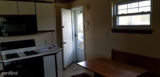 Photo - 3 br, 2 bath House - 515 Sunset Drive