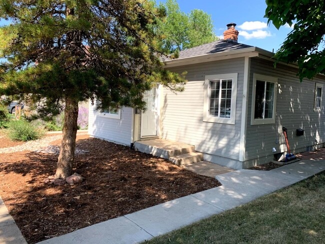Photo - 1420 Front St