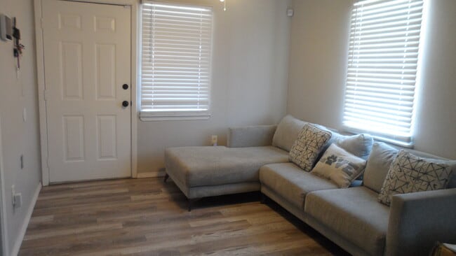 Photo - 2241 Gumwood Ave