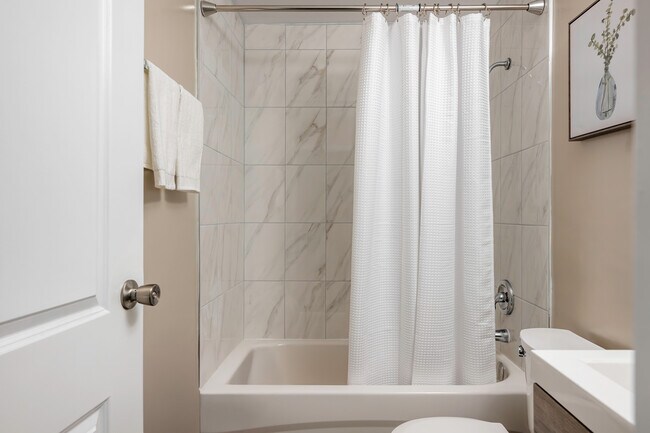 Photo - Franklin Manor Apartments