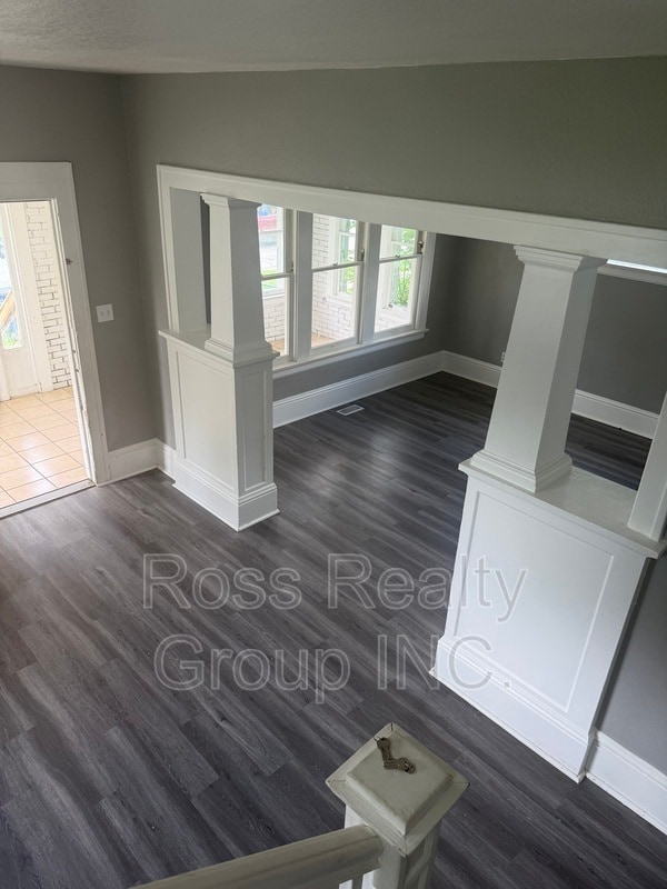 Photo - 606 Earl St