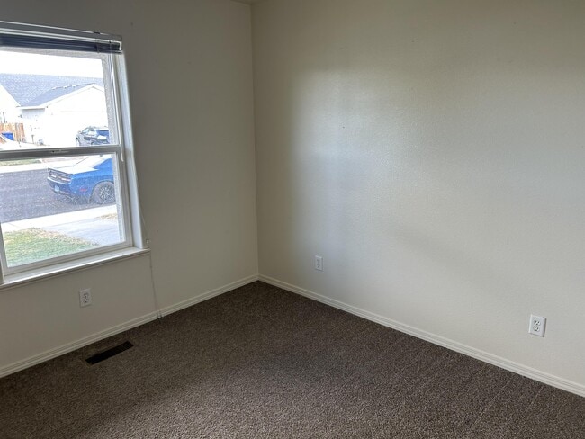 Photo - 954 Woodhaven Dr