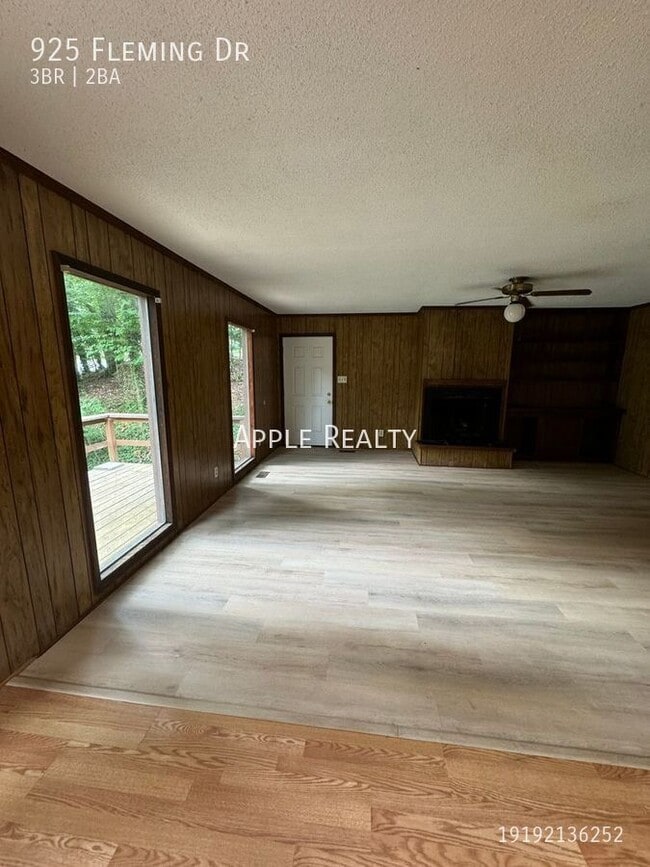 Photo - 925 Fleming Dr