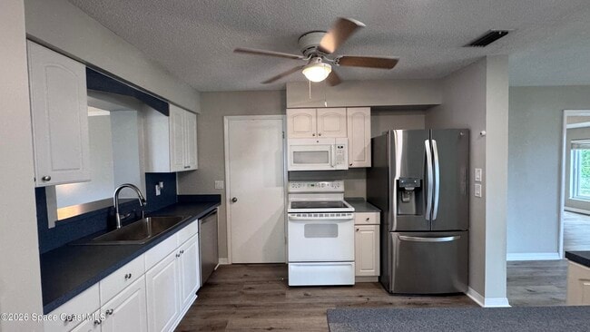 Photo - 2137 Laden Rd
