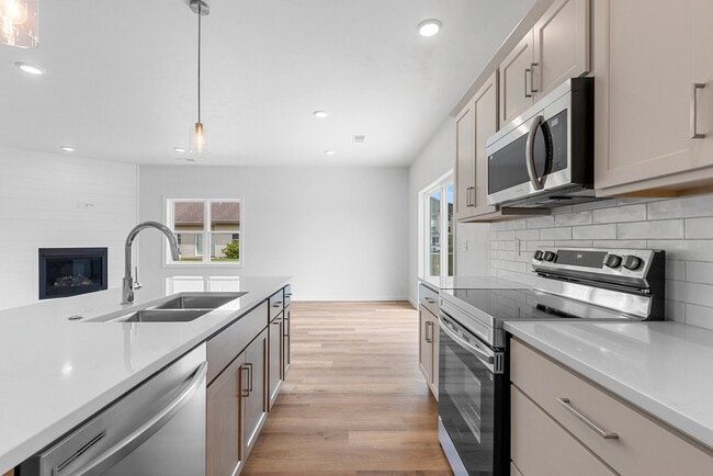 Photo - 2718 Saffron Pl