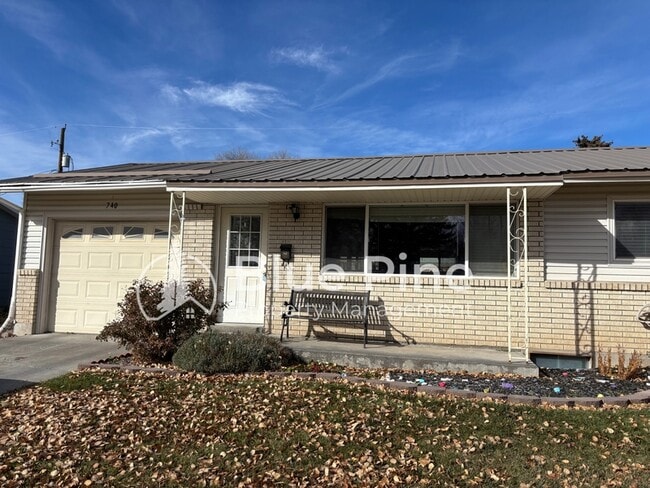 Building Photo - 740 Terrace Dr