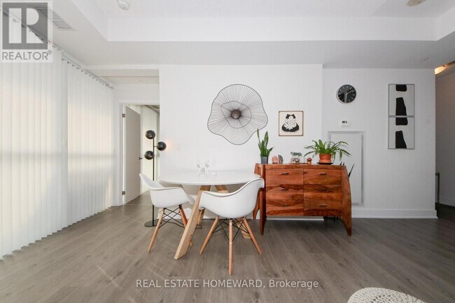 Photo - 99 The Donway W Unité 703