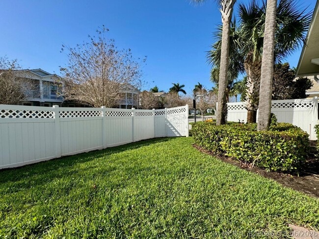 Building Photo - 2758 Avalon Way