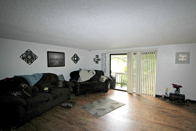 Photo - Edgewood Apartments