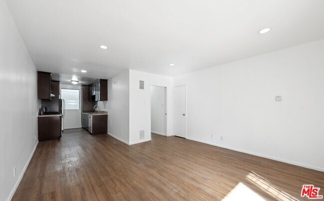 633 Hayworth Ave Unidad 1