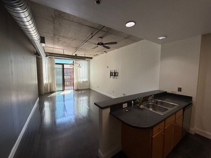 Modern Loft Living in the Heart of Downtow... - Modern Loft Living in the Heart of Downtow...