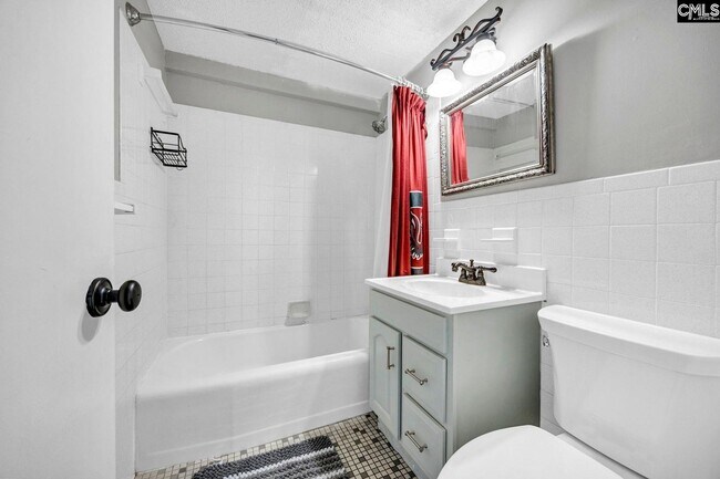 Photo - 1520 Senate St