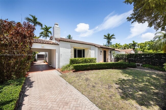 Building Photo - 451 SW 25th Rd