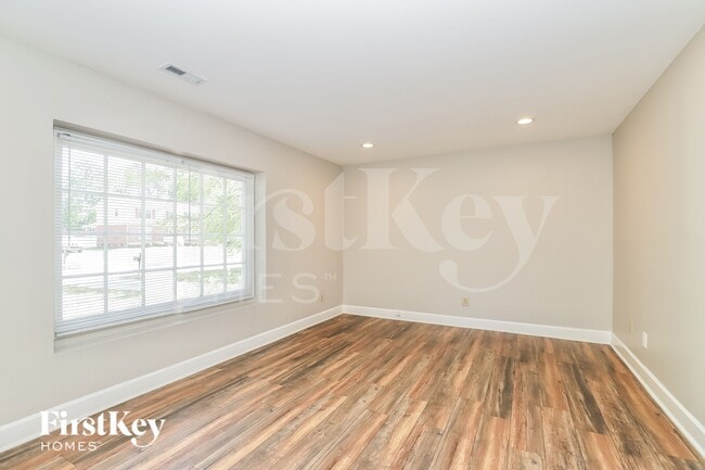 Photo - 1913 Middlewood Ct