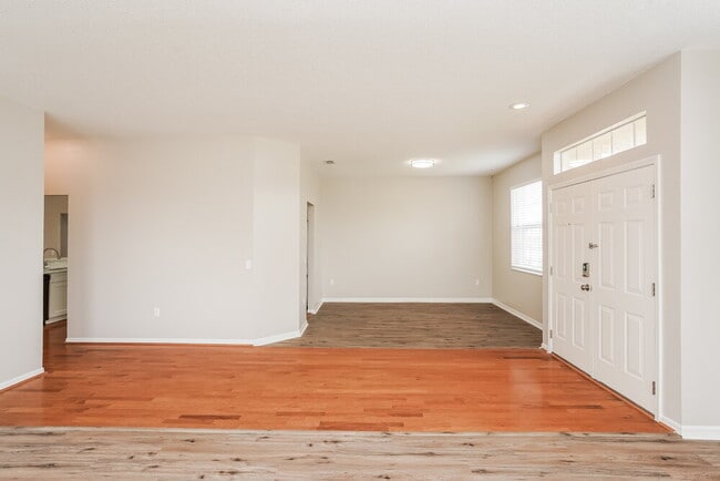 7545 Jessamine Dr
