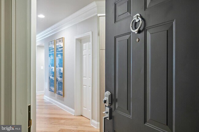 Photo - 828 Slaters Ln Unit 203