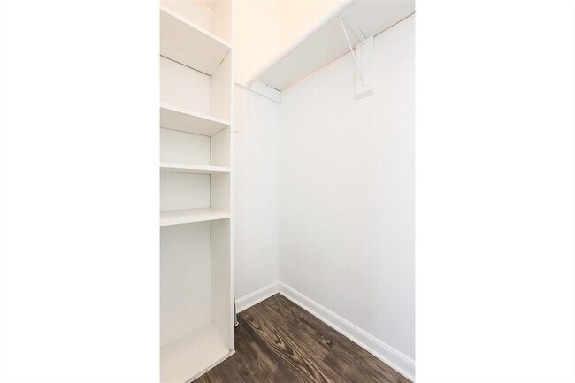 Photo - 912 W 22nd St Unit 201