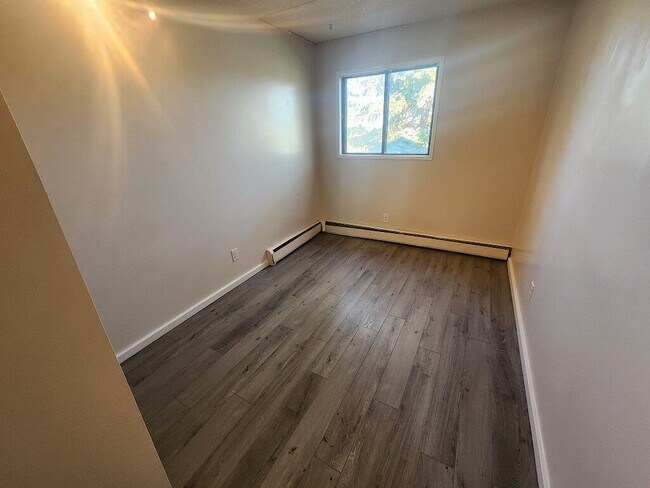 Photo - 7 Park Ln Dr Unit Apartments