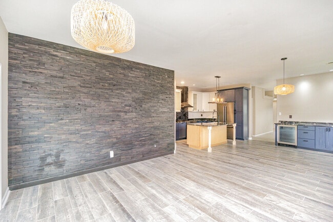 Photo - 741 Whispering Brook Trce