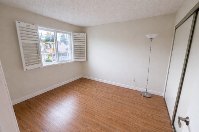 Photo - 4773 Mallard Common