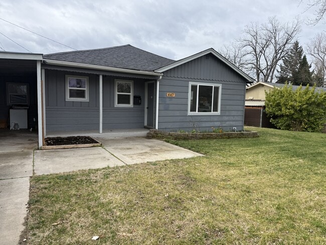 Building Photo - 447 N 5th St