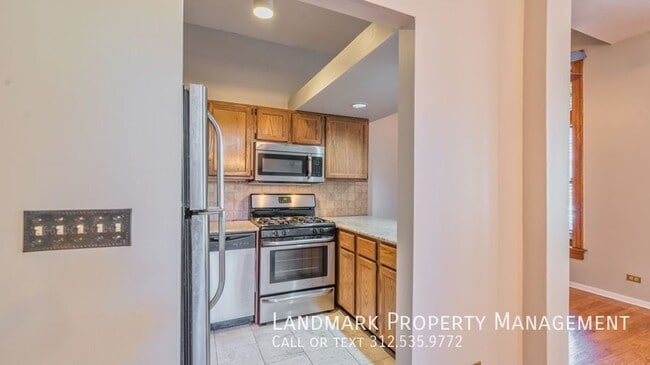 Photo - 549 W Belden Ave Unit #1FE